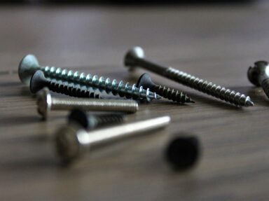 How to Choose the Right Screw or Nail for Wood, Brick, and Plasterboard
